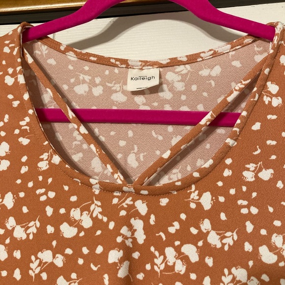 Pink Top - Picture 2 of 2